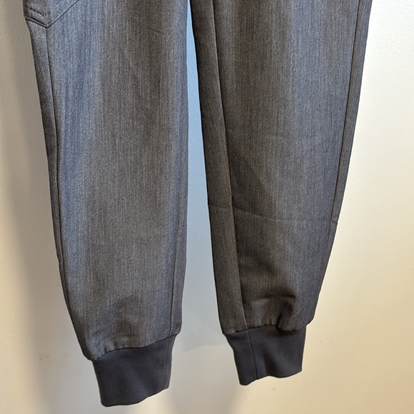 Figs Zamora jogger scrub pants. - Picture 3 of 9